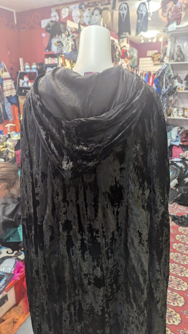 Nomas Black Velvet Cape - Image 3